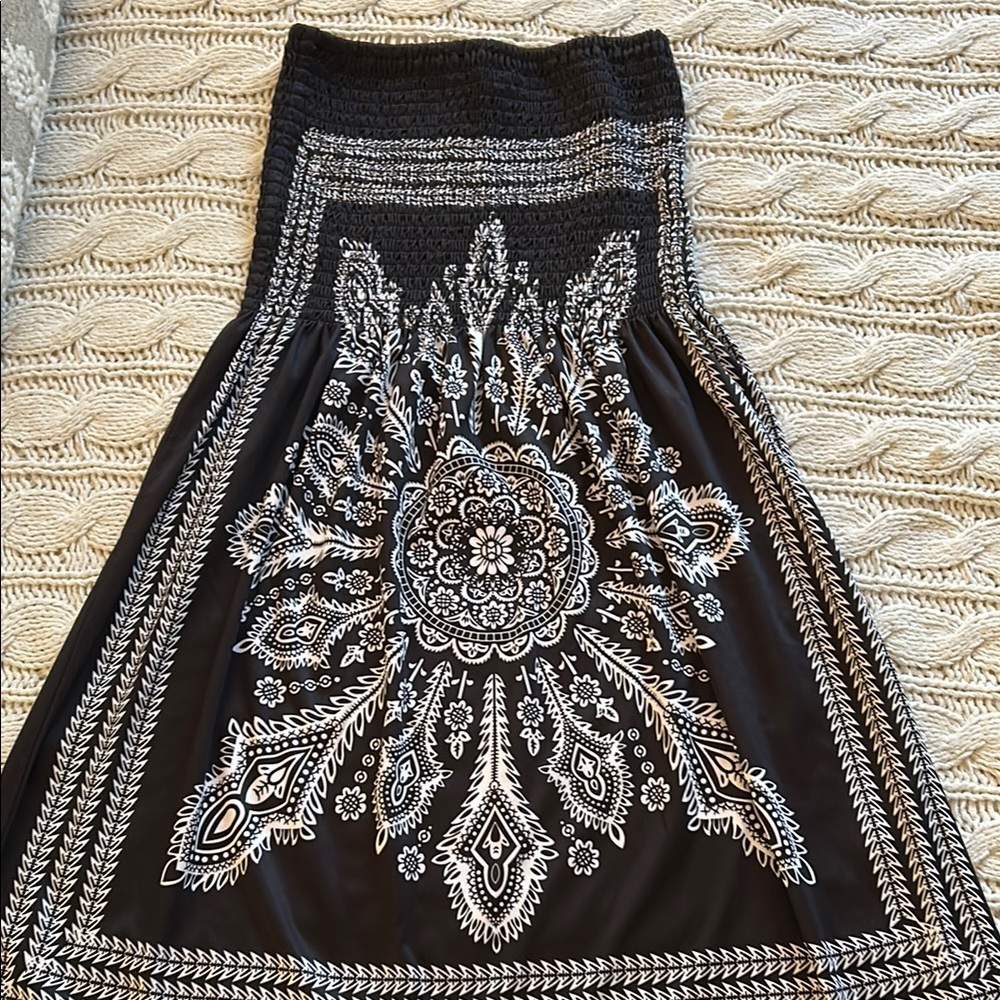 Venus black and white sundress or cover-up or can be used as a maxi XS